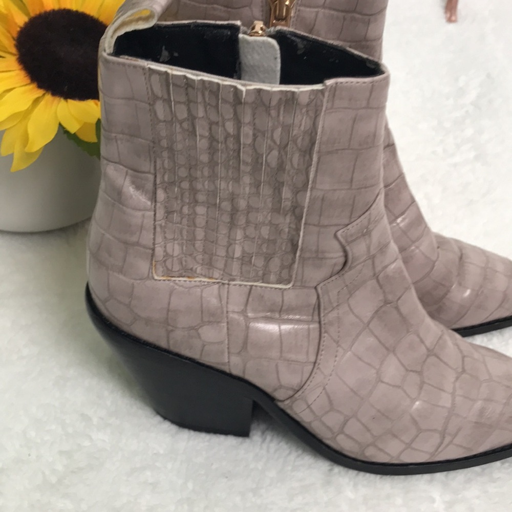 RAYE Flag Boot in Taupe - Picture 5 of 7